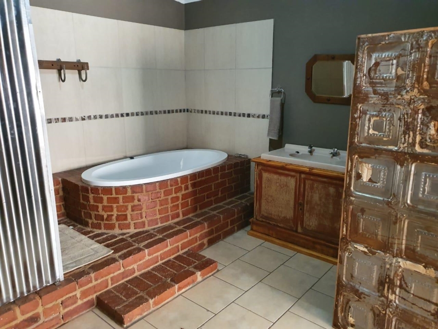 10 Bedroom Property for Sale in Rustenburg North West